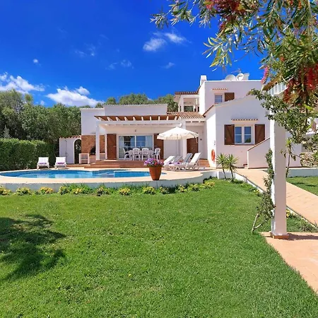 Karina Villa Sant Lluís